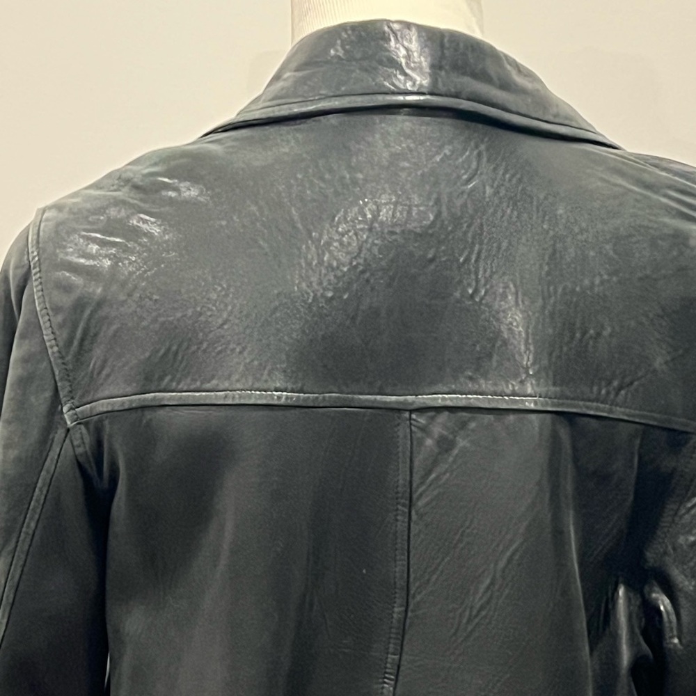 Vintage Sleek Black Leather Jacket - Picture 8 of 9